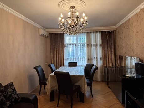 Neftçilərdə 3 otaqlı köhnə tikili mənzil satılır, 90 m², 210 000 AZN, şəkil 2 / 8