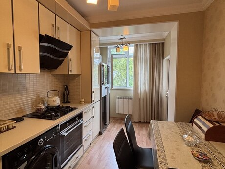 Neftçilərdə 3 otaqlı köhnə tikili mənzil satılır, 90 m², 210 000 AZN, şəkil 5 / 8
