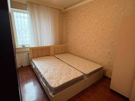 2-room old-build apartment for rent in 8 Noyabr, 65 m², 650 AZN/mo, photo 3 / 12