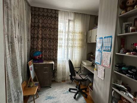 Продаётся 3-комнатная квартира в старом фонде, Neftçilər, 75 м², 153 000 AZN, фото 2 / 12