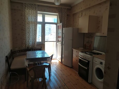 3-room new-build apartment for rent in Şah İsmayıl Xətai, 110 m², 1 000 AZN/mo, photo 4 / 12