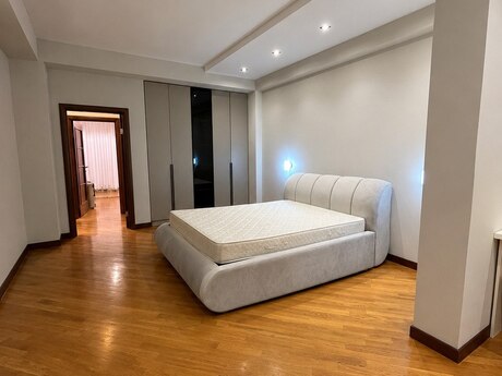 Bayılda 4 otaqlı yeni tikili mənzil satılır, 130 m², 300 000 AZN, şəkil 5 / 12