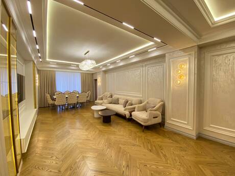 4-room new-build apartment for sale in 28 May, 233 m², 880 000 AZN, photo 2 / 12