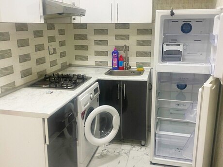 2-room new-build apartment for rent in İnşaatçılar, 52 m², 750 AZN/mo, photo 2 / 8