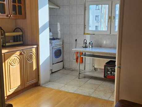 2-комнатная квартира, 57 м², Elmlər Akademiyası, 700 AZN