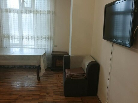 Сдаётся 3-комнатная квартира в старом фонде, Azadlıq Prospekti, 65 м², 650 AZN/мес, фото 3 / 9