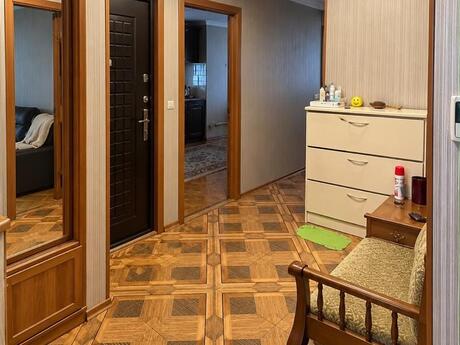 Neftçilərdə 3 otaqlı köhnə tikili mənzil satılır, 68 m², 205 000 AZN, şəkil 5 / 9