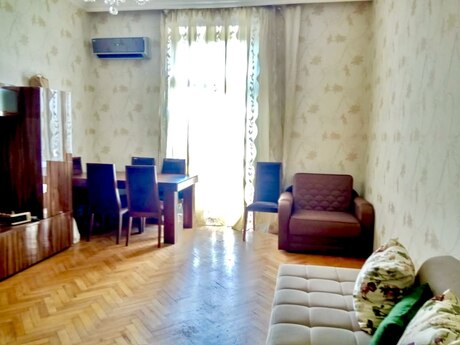 Продаётся 2-комнатная квартира в старом фонде, Elmlər Akademiyası, 65 м², 239 000 AZN, фото 4 / 12