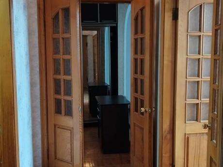 Sahildə 3 otaqlı köhnə tikili mənzil kirayə verilir, 95 m², 1 100 AZN/ay, şəkil 2 / 9