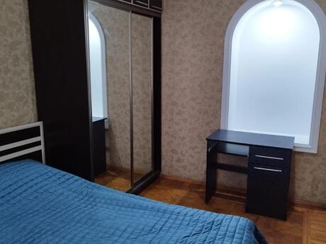 Sahildə 3 otaqlı köhnə tikili mənzil kirayə verilir, 95 m², 1 100 AZN/ay, şəkil 5 / 9