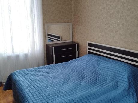 Sahildə 3 otaqlı köhnə tikili mənzil kirayə verilir, 95 m², 1 100 AZN/ay, şəkil 4 / 9