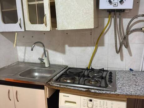 Yeni Günəşlidə 2 otaqlı köhnə tikili mənzil kirayə verilir, 44 m², 350 AZN/ay, şəkil 5 / 7