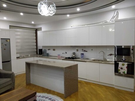 Сдаётся 3-комнатная квартира в новостройке, Şah İsmayıl Xətai, 140 м², 1 200 AZN/мес, фото 2 / 11