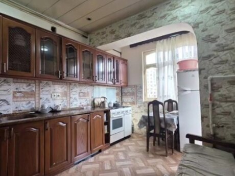 Yeni Yasamalda 5 otaqlı köhnə tikili mənzil satılır, 100 m², 195 000 AZN, şəkil 4 / 12