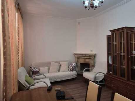Sahildə 2 otaqlı köhnə tikili mənzil kirayə verilir, 60 m², 800 AZN/ay, şəkil 2 / 12