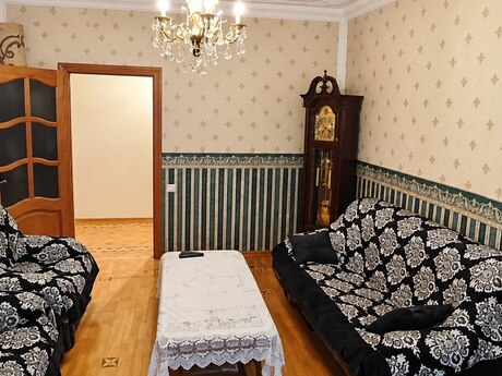 8 Noyabrda 4 otaqlı köhnə tikili mənzil satılır, 110 m², 252 000 AZN, şəkil 5 / 12