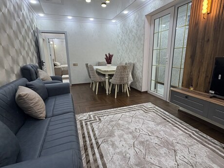Əhmədlidə 3 otaqlı köhnə tikili mənzil satılır, 65 m², 205 000 AZN, şəkil 2 / 12