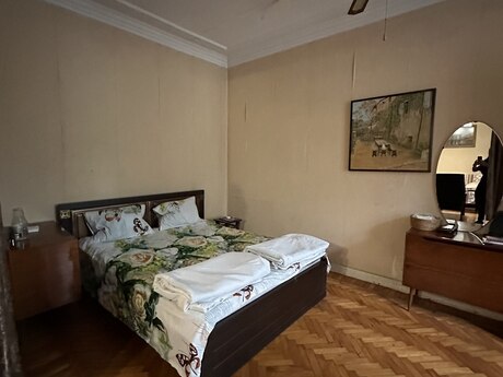 Nəsimidə 4 otaqlı köhnə tikili mənzil satılır, 108 m², 370 000 AZN, şəkil 5 / 12