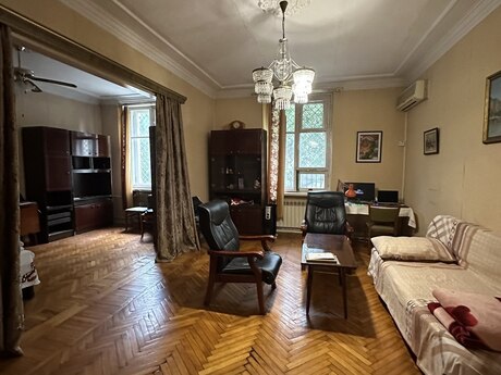 Nəsimidə 4 otaqlı köhnə tikili mənzil satılır, 108 m², 370 000 AZN, şəkil 3 / 12