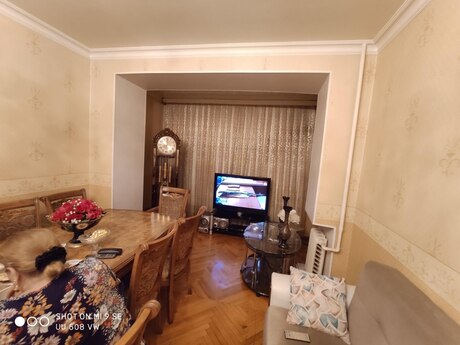 Gənclikdə 3 otaqlı köhnə tikili mənzil satılır, 85 m², 235 000 AZN, şəkil 3 / 12