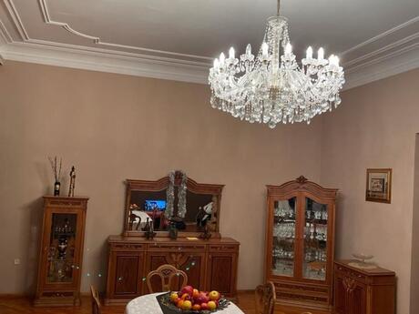 Продаётся 6-комнатная квартира в старом фонде, Bayıl, 210 м², 590 000 AZN, фото 4 / 12