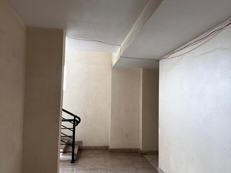 Gənclikdə 2 otaqlı köhnə tikili mənzil satılır, 40 m², 144 000 AZN, şəkil 5 / 12