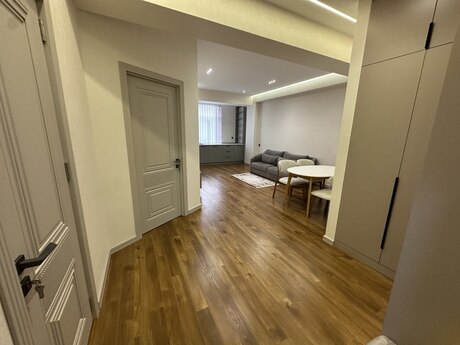 Qara Qarayevdə 1 otaqlı yeni tikili mənzil kirayə verilir, 55 m², 800 AZN/ay, şəkil 2 / 12
