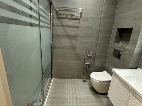 Qara Qarayevdə 1 otaqlı yeni tikili mənzil kirayə verilir, 55 m², 800 AZN/ay, şəkil 4 / 12