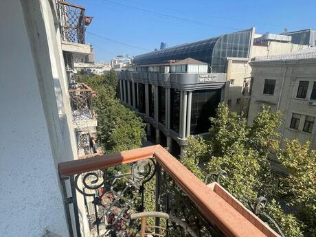 2-room old-build apartment for rent in Sahil, 60 m², 1 200 AZN/mo, photo 2 / 12