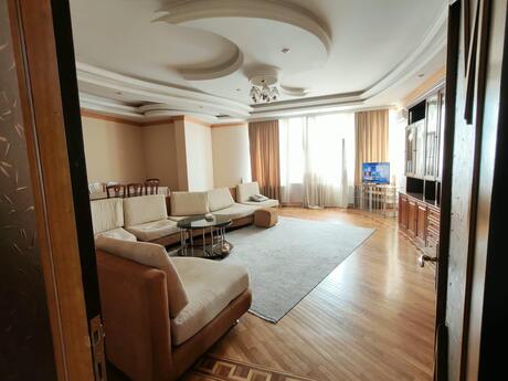 Elmlər Akademiyasında 3 otaqlı yeni tikili mənzil satılır, 168 m², 450 000 AZN, şəkil 2 / 10