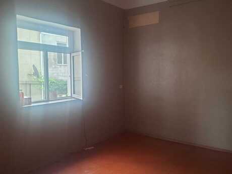 Продаётся 2-комнатная квартира в старом фонде, Həzi Aslanov, 44 м², 82 000 AZN, фото 5 / 9