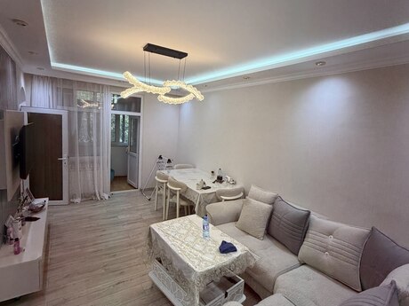 Memar Əcəmidə 3 otaqlı köhnə tikili mənzil satılır, 70 m², 188 000 AZN, şəkil 2 / 12