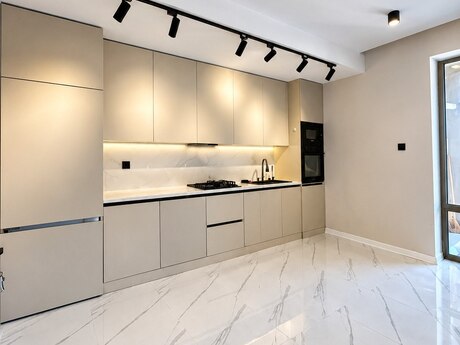 İnşaatçılarda 3 otaqlı yeni tikili mənzil satılır, 120 m², 360 000 AZN, şəkil 2 / 11