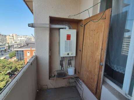 2-room old-build apartment for sale in Xalqlar Dostluğu, 55 m², 170 000 AZN, photo 2 / 9