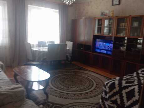 28 Mayda 2 otaqlı köhnə tikili mənzil satılır, 48 m², 170 000 AZN, şəkil 2 / 11