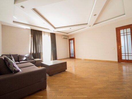 Gənclikdə 8 otaqlı həyət evi satılır, 510 m², 2 990 000 AZN, şəkil 2 / 12