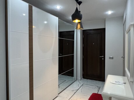 3-room new-build apartment for rent in Port Baku Residence, 120 m², 3 800 AZN/mo, photo 5 / 12