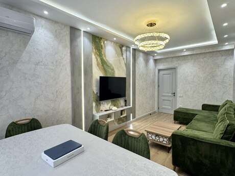 3 otaq · 101 m² · 9/17 mərtəbə, 8 Noyabr