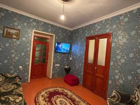 28 Mayda 2 otaqlı köhnə tikili mənzil satılır, 60 m², 160 000 AZN, şəkil 2 / 8