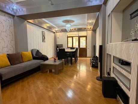 4 rooms · 120 m² · floor 2/6, Qurtuluş 93