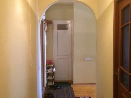 Azadlıq Prospektidə 1 otaqlı köhnə tikili mənzil kirayə verilir, 60 m², 600 AZN/ay, şəkil 5 / 12