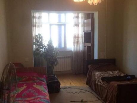 Azadlıq Prospektidə 1 otaqlı köhnə tikili mənzil kirayə verilir, 60 m², 600 AZN/ay, şəkil 4 / 12