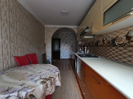 Azadlıq Prospektidə 3 otaqlı köhnə tikili mənzil kirayə verilir, 75 m², 600 AZN/ay, şəkil 4 / 10