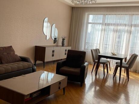 2 otaq · 107 m² · 8/17 mərtəbə, Nizami