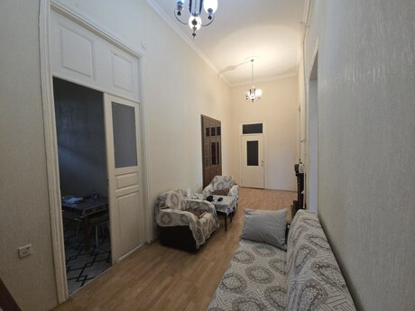 Продаётся 3-комнатная квартира в старом фонде, Sahil, 110 м², 350 000 AZN, фото 5 / 11