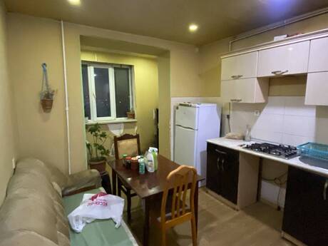3-room old-build apartment for rent in Qaraçuxur, 82 m², 580 AZN/mo, photo 4 / 7