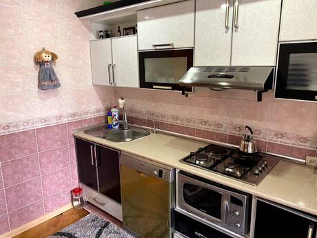 Bakıxanovda 4 otaqlı köhnə tikili mənzil kirayə verilir, 120 m², 850 AZN/ay, şəkil 3 / 12