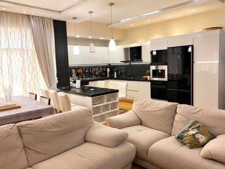 Продаётся 4-комнатная квартира в новостройке, Şah İsmayıl Xətai, 152 м², 620 000 AZN, фото 2 / 12