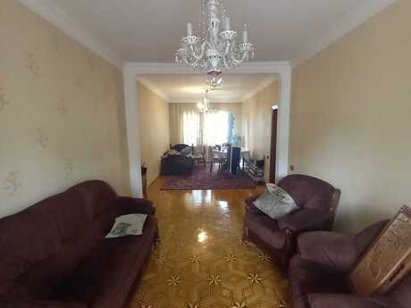 5-room old-build apartment for sale in 8-ci mikrorayon, 115 m², 325 000 AZN, photo 3 / 12