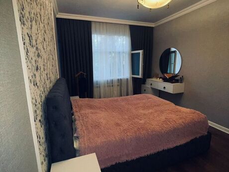 Продаётся 3-комнатная квартира в старом фонде, Memar Əcəmi, 80 м², 168 000 AZN, фото 2 / 12